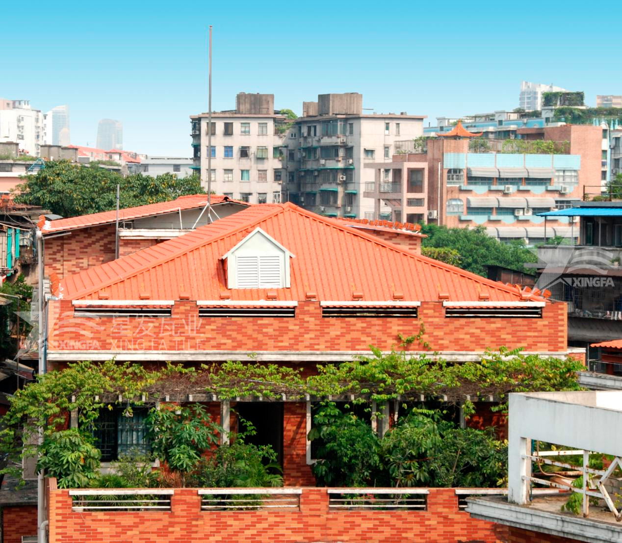 深圳让农村老旧房屋顶“换个新装”—合成树脂瓦成为新宠
